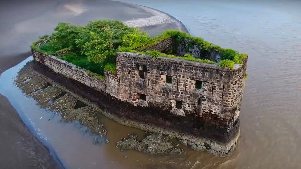 Historic Kelva Sea Fort surrounded by the Arabian Sea during high tide